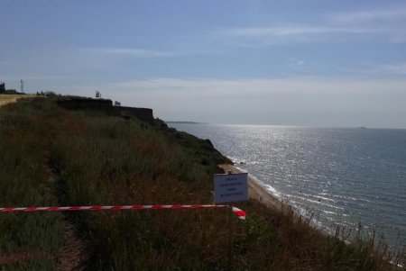 Под Одессой возможен масштабный оползень (фото)