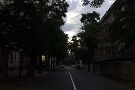 Новую дорожную разметку нанесли в районе Оперного театра (фото)