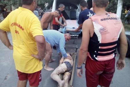 В Лузановке обнаружили мужчину в состоянии клинической смерти: спасатели поддерживали его жизнь до приезда медиков (фото)