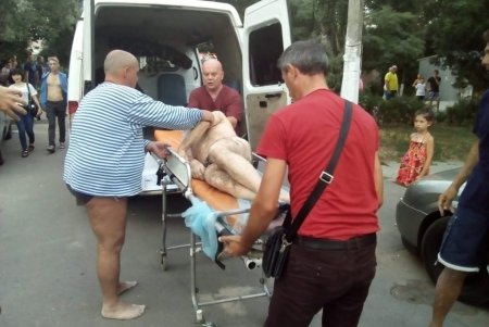 В Лузановке обнаружили мужчину в состоянии клинической смерти: спасатели поддерживали его жизнь до приезда медиков (фото)
