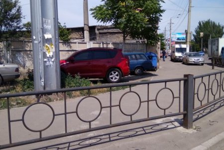 Сотрудники управления рекламы демонтировали десятки вывесок (фото)