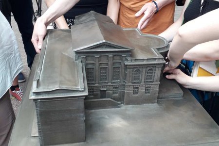 Возле одесских памятников архитектуры появились их 3D-копии (фото)