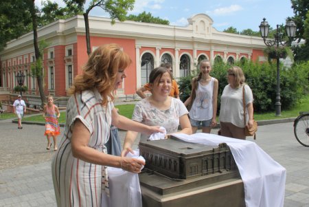 В центре Одессы торжественно отрыли 3D-копии городских достопримечательностей (фоторепортаж)