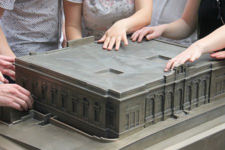 В центре Одессы торжественно отрыли 3D-копии городских достопримечательностей (фоторепортаж)