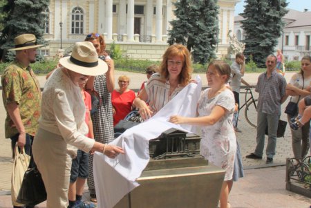 В центре Одессы торжественно отрыли 3D-копии городских достопримечательностей (фоторепортаж)