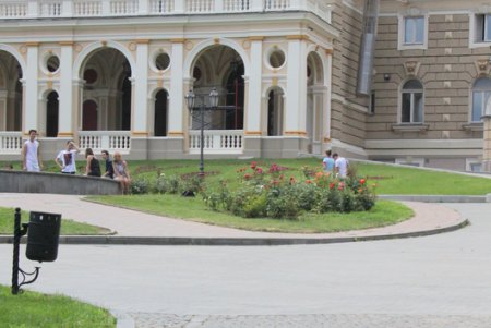 В центре Одессы торжественно отрыли 3D-копии городских достопримечательностей (фоторепортаж)