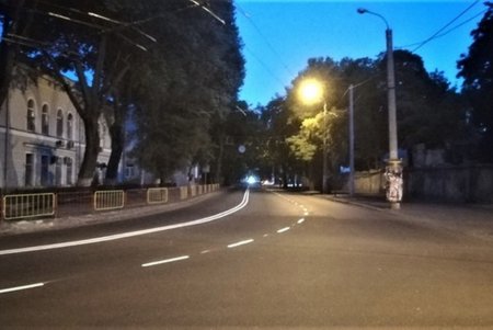Коммунальщики нанесли дорожную разметку на нескольких улицах города (фото)