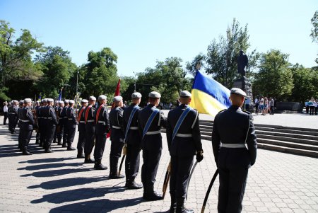Одесса отмечает День Конституции (фото)
