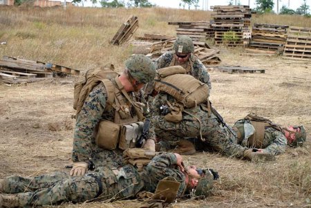 Под Одессой американцы учили украинских военных оказывать медпомощь под огнем противника (фото)