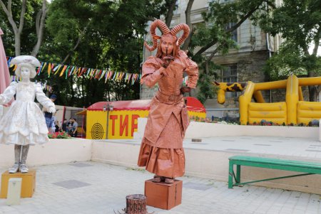 Международный фестиваль живых скульптур в Летнем театре (фоторепортаж)