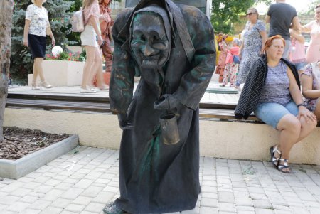 Международный фестиваль живых скульптур в Летнем театре (фоторепортаж)