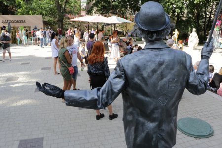 Международный фестиваль живых скульптур в Летнем театре (фоторепортаж)