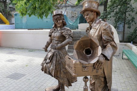 Международный фестиваль живых скульптур в Летнем театре (фоторепортаж)