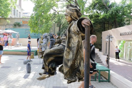 Международный фестиваль живых скульптур в Летнем театре (фоторепортаж)