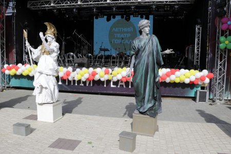 Международный фестиваль живых скульптур в Летнем театре (фоторепортаж)
