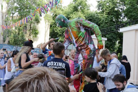 Международный фестиваль живых скульптур в Летнем театре (фоторепортаж)