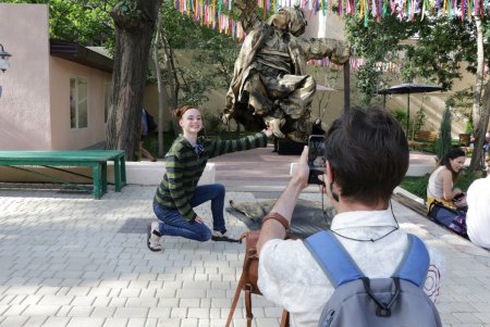 Международный фестиваль живых скульптур в Летнем театре (фоторепортаж)