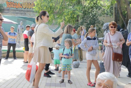 Международный фестиваль живых скульптур в Летнем театре (фоторепортаж)