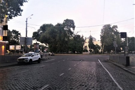 Начались работы по нанесению дорожной разметки на Пушкинской (фото)