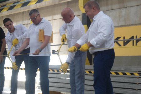Мэр Одессы открыл стратегическую для городского строительства линию на предприятии (фото)