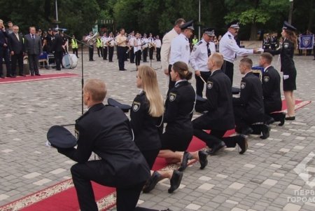 Ряды правоохранителей пополнили новые выпускники (фото)