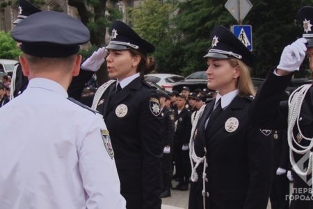 Ряды правоохранителей пополнили новые выпускники (фото)