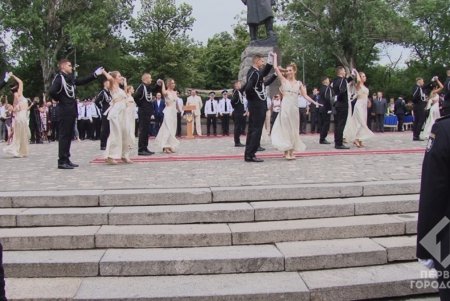 Ряды правоохранителей пополнили новые выпускники (фото)