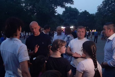 Фестиваль гигантских китайских фонарей посетили около двух тысяч маленьких одесситов (фото)