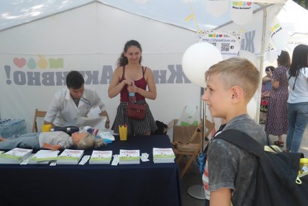 «Живи активно»: на фестивале в Горсаду бесплатно консультировали врачи и фитнес-инструкторы (фото)