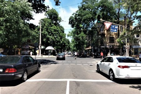 Дорожную разметку нанесли на Александровском проспекте (фото)