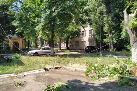 На четырех улицах города восстановили линии электропередач (фото)
