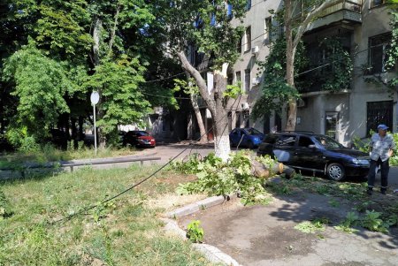 На четырех улицах города восстановили линии электропередач (фото)