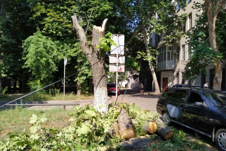 На четырех улицах города восстановили линии электропередач (фото)