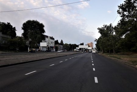 На Таирова освежили дорожную разметку (фото)