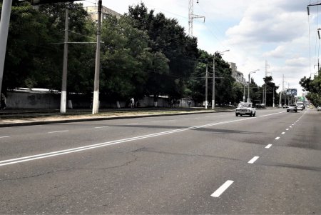 На Таирова освежили дорожную разметку (фото)