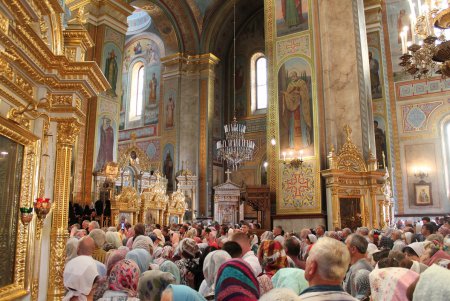 Помолиться главной святыне юга Украины в Одессу съехались тысячи прихожан (фото)
