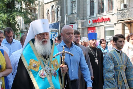 Тысячи православных провели крестный ход в Одессе (фоторепортаж)