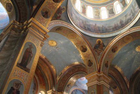 Тысячи православных провели крестный ход в Одессе (фоторепортаж)
