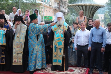 Тысячи православных провели крестный ход в Одессе (фоторепортаж)
