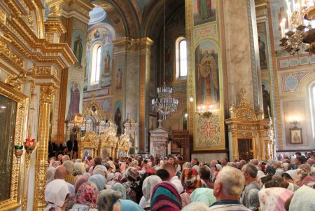 Тысячи православных провели крестный ход в Одессе (фоторепортаж)