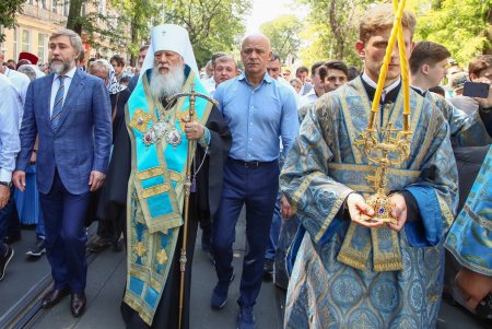 Тысячи православных провели крестный ход в Одессе (фоторепортаж)