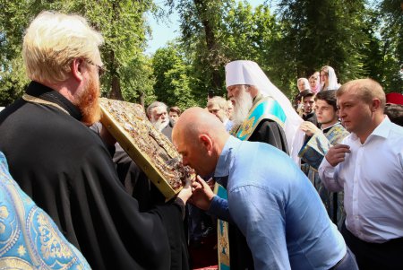Тысячи православных провели крестный ход в Одессе (фоторепортаж)