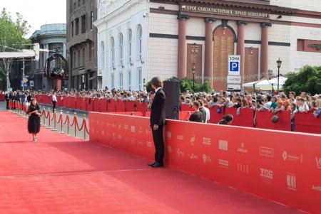 Звезды на красной дорожке: открытие Одесского кинофестиваля (фото)