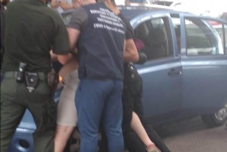 Обещал 200 евро в час: на границе задержан вербовщик женщин в секс-рабство (фото, видео)
