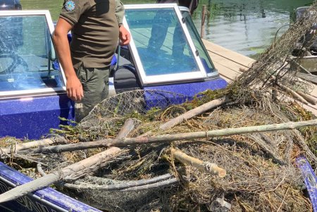За несколько дней двое одесситов выловили в море 50 килограмм рыбы (фото)