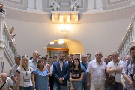 В Литературном музее представили картины известного одесского художника (фоторепортаж)