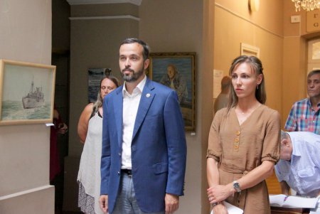 В Литературном музее представили картины известного одесского художника (фоторепортаж)
