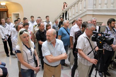 В Литературном музее представили картины известного одесского художника (фоторепортаж)