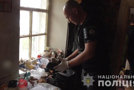 Обыск в Подольском районе: местный житель хранил более 13 килограммов наркотиков (фото)