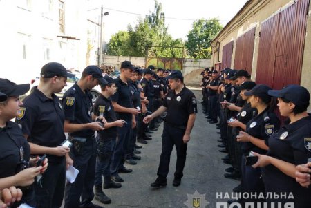 В охране общественного порядка во время выборов в Одесской области задействованы более пяти тысяч правоохранителей (фото, видео) 